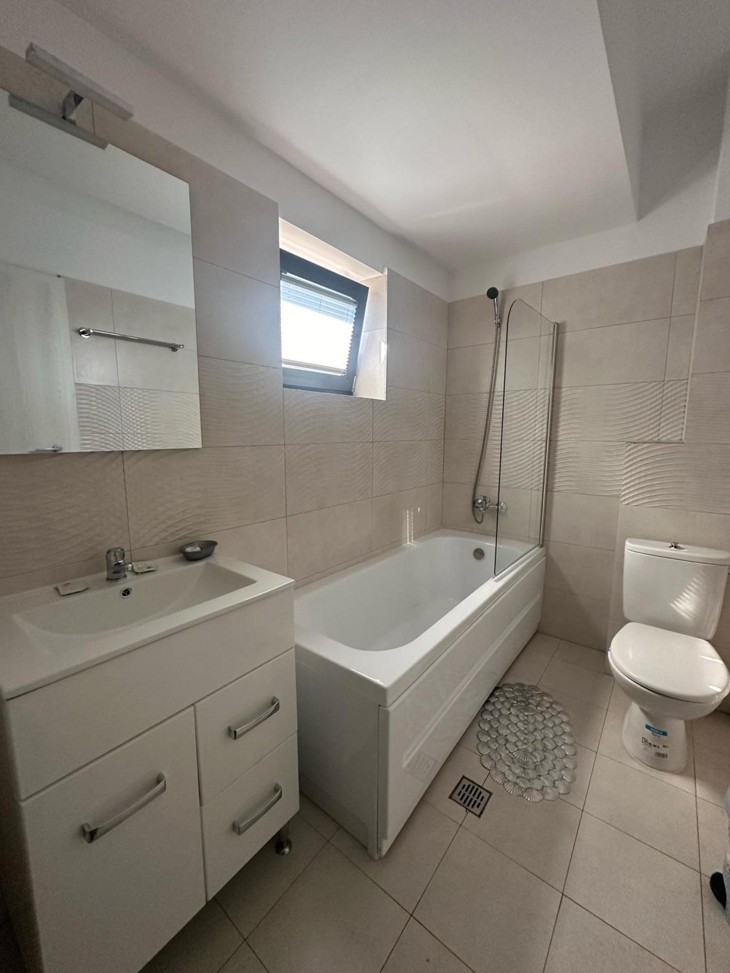 In Apart Hotel Bukarest Eksteriør billede